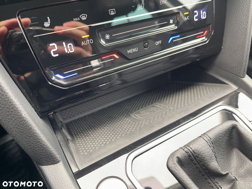 Volkswagen Passat Variant 2.0 TSI Elegance DSG - 33