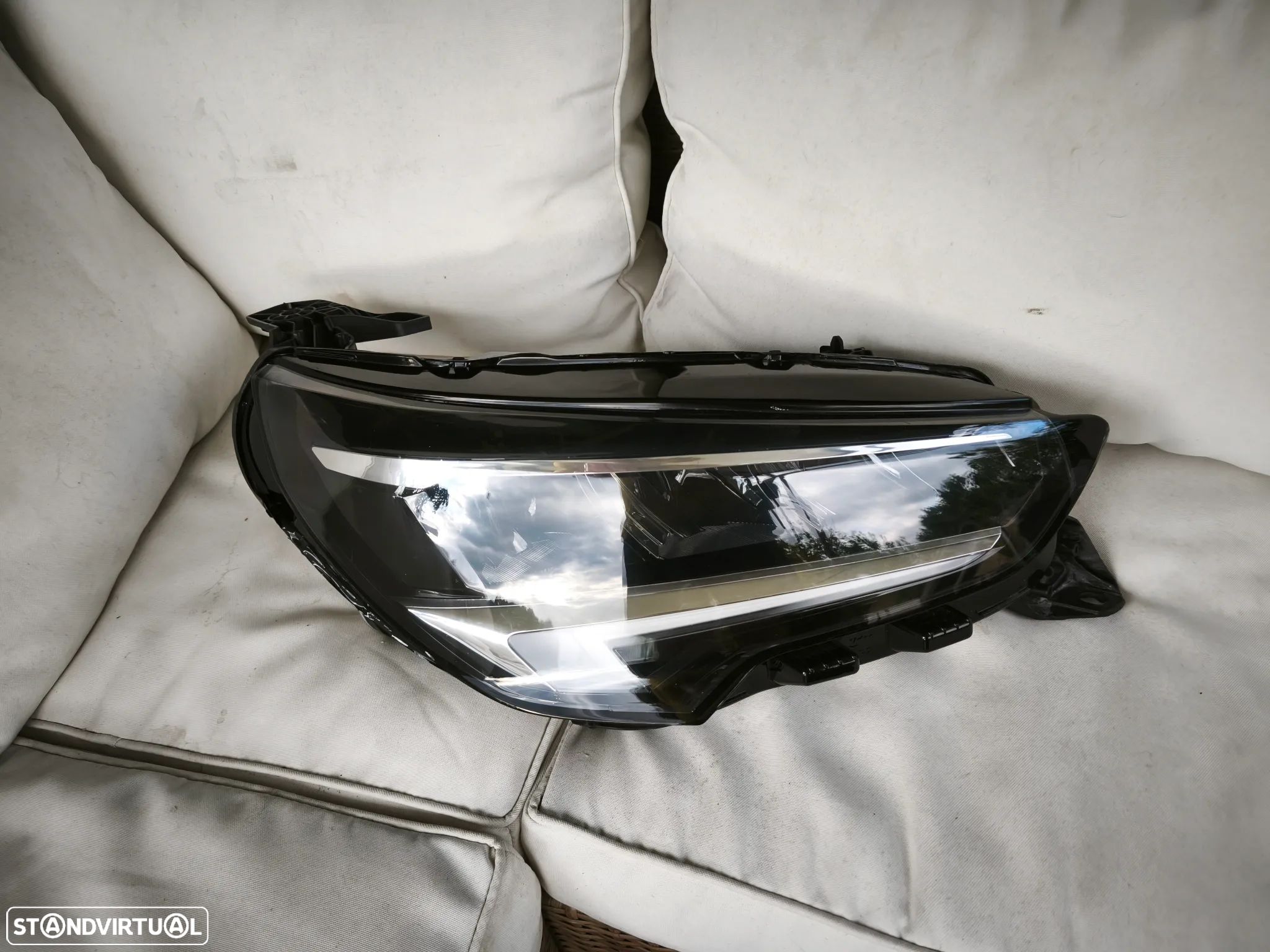 Farol direito full Led Opel corsa F - 1