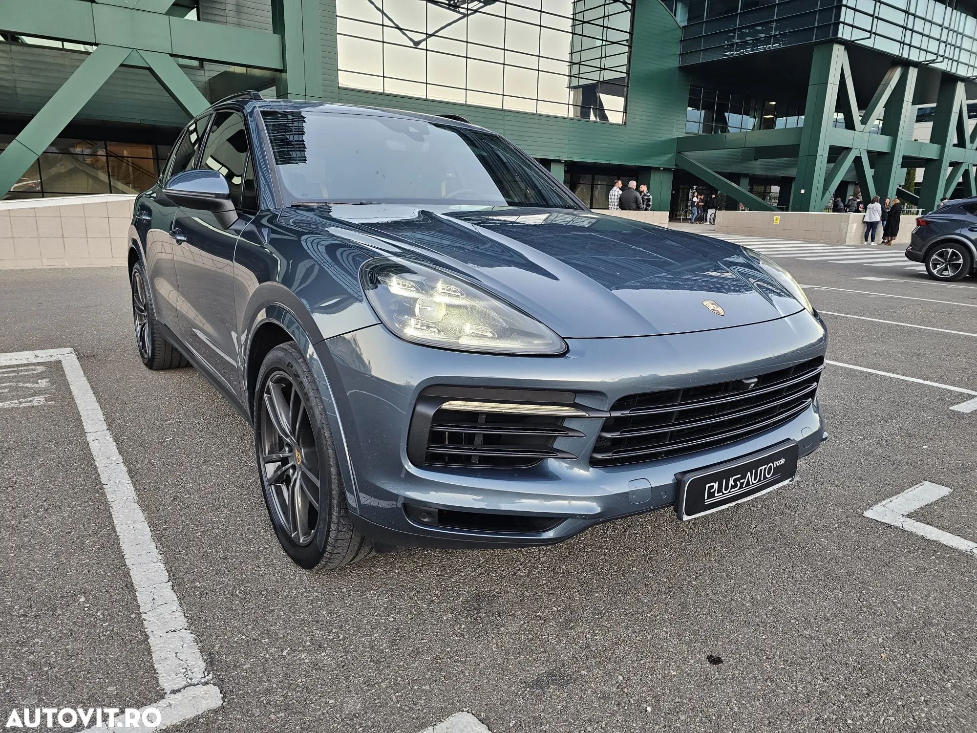 Porsche Cayenne S - 1