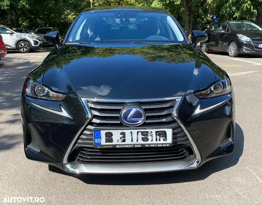 Lexus Seria IS 300h Executive - 3