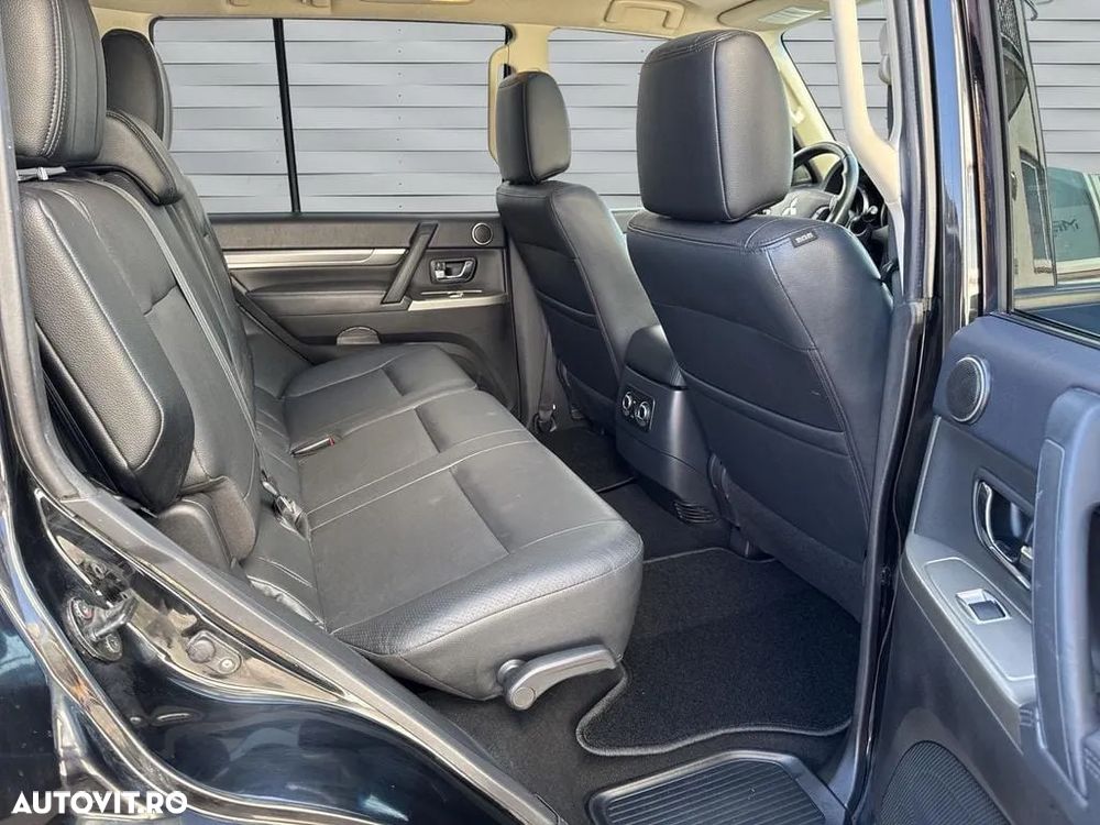 Mitsubishi Pajero 3.2 DI-D Automatik Edition 25 - 14