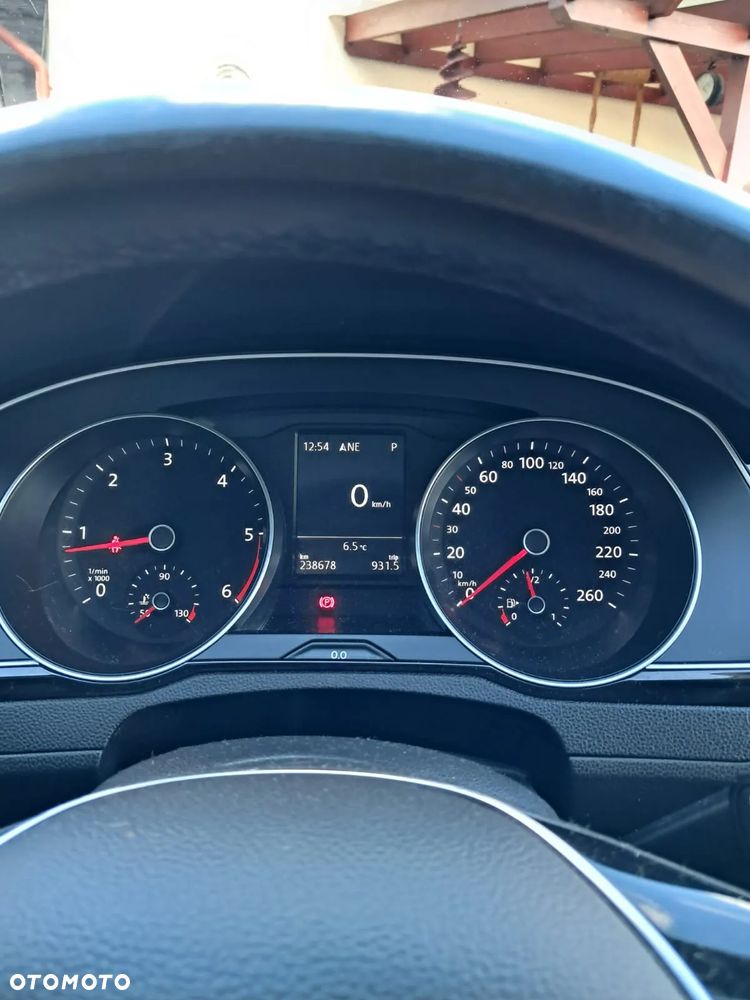 Volkswagen Passat - 8