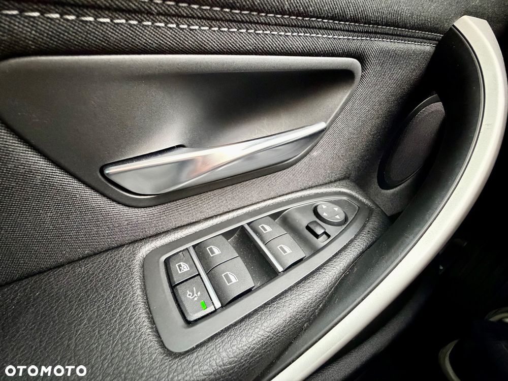 BMW Seria 3 320d xDrive Advantage sport - 21