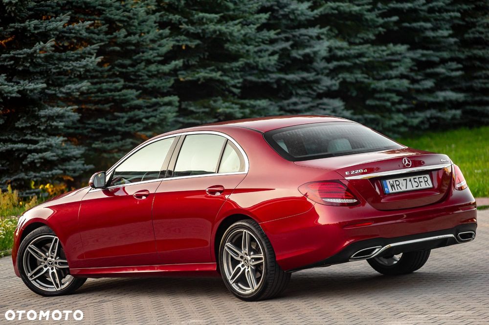 Mercedes-Benz Klasa E 220 d 4-Matic 9G-TRONIC - 16