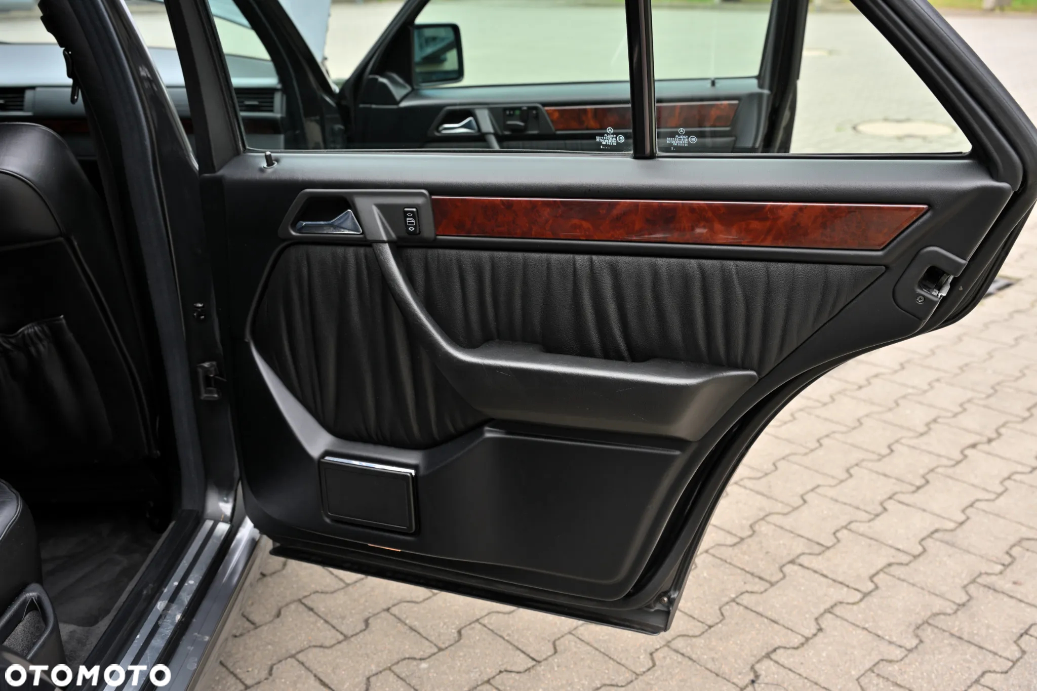 Mercedes-Benz Klasa E - 27