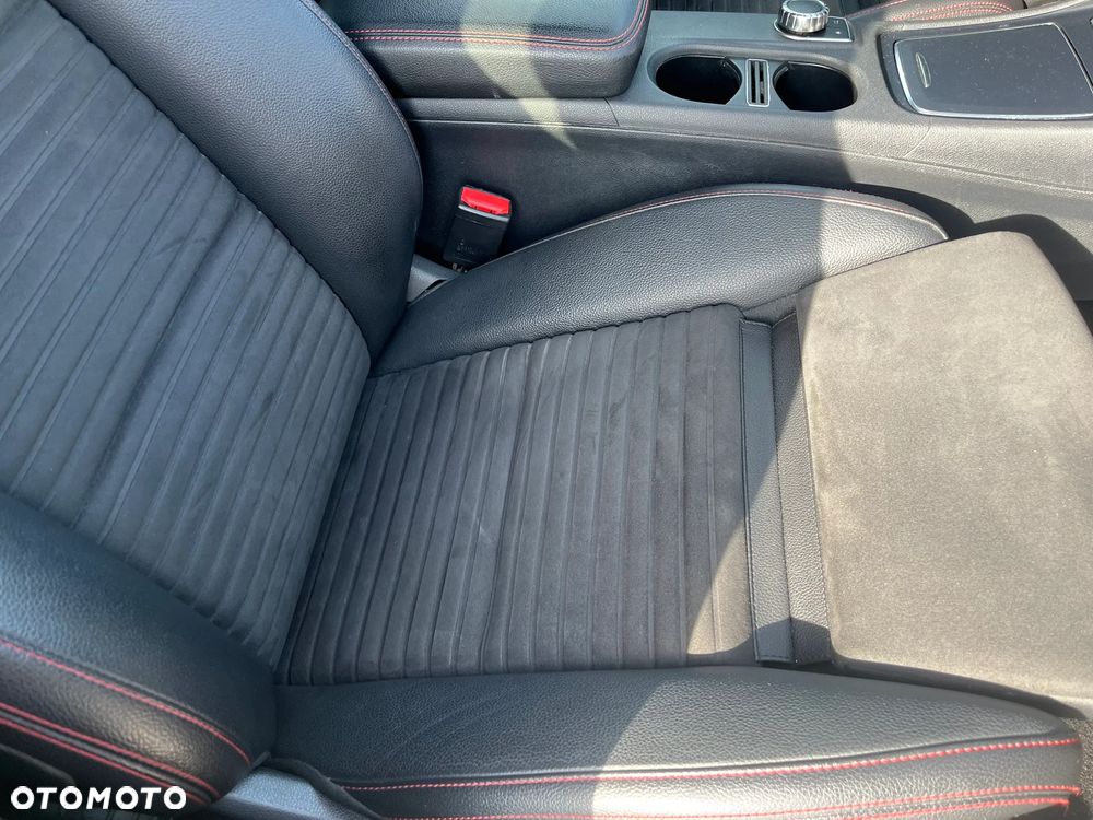 Mercedes-Benz GLA 200 7G-DCT AMG Line - 12