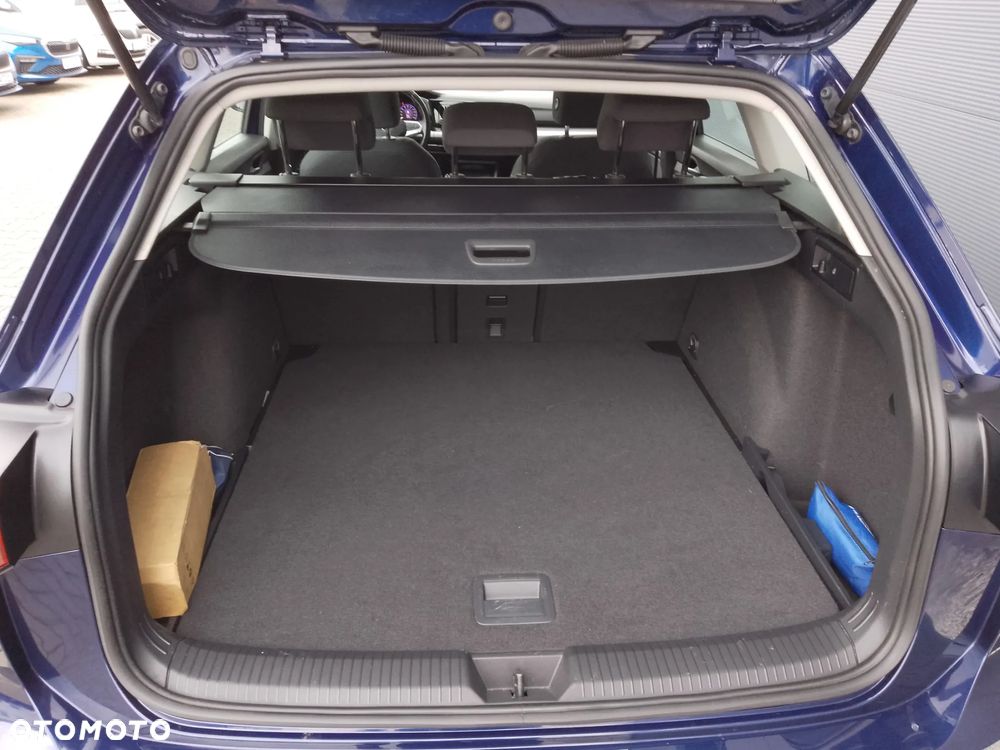 Volkswagen Golf 2.0 TDI SCR DSG Life - 27