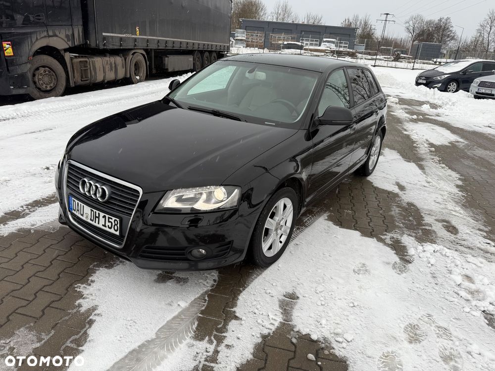 Audi A3 Sportback 1.6 TDI DPF S line Sportpaket - 4