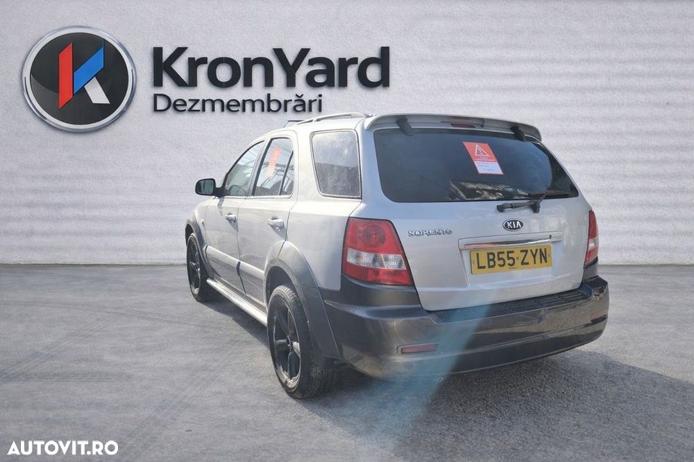 Dezmembrari dezmembrez  Kia Sorento 2.5 D, 2.5 Diesel D4CB - 8