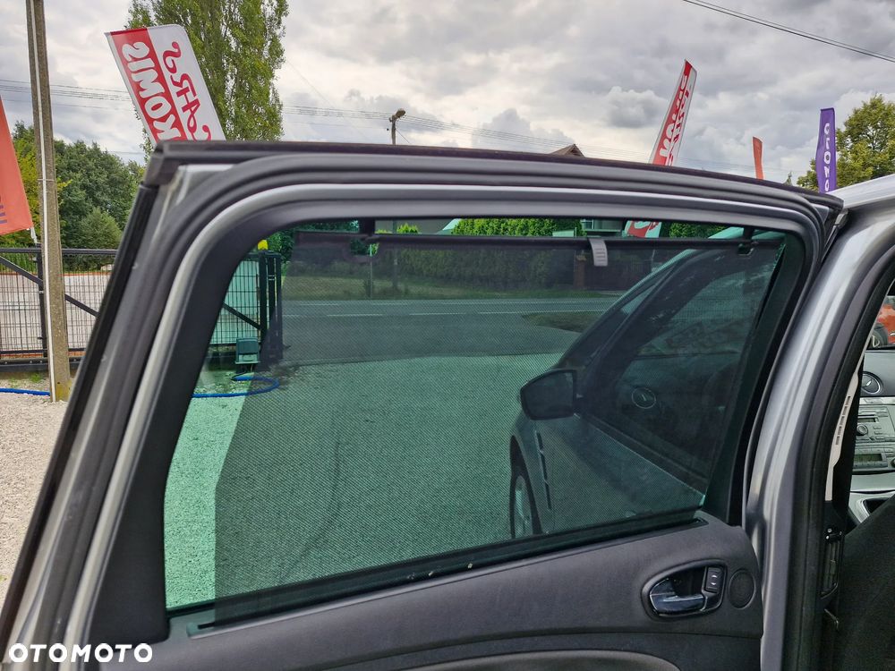 Ford S-Max - 16