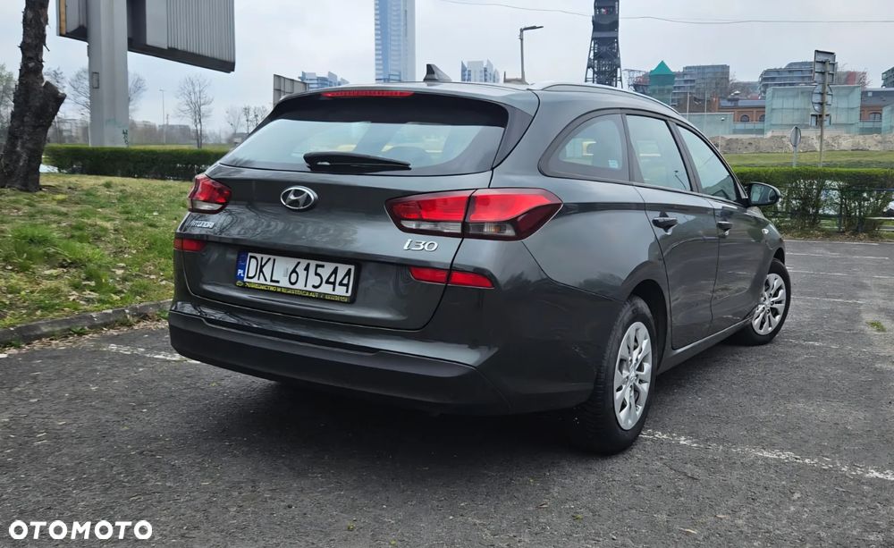 Hyundai i30 1.5 DPI Classic + - 7