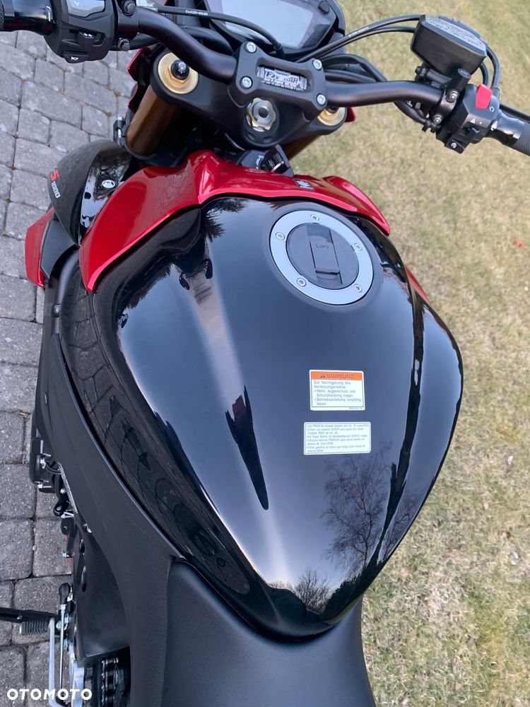 Suzuki GSX 1000 - 10