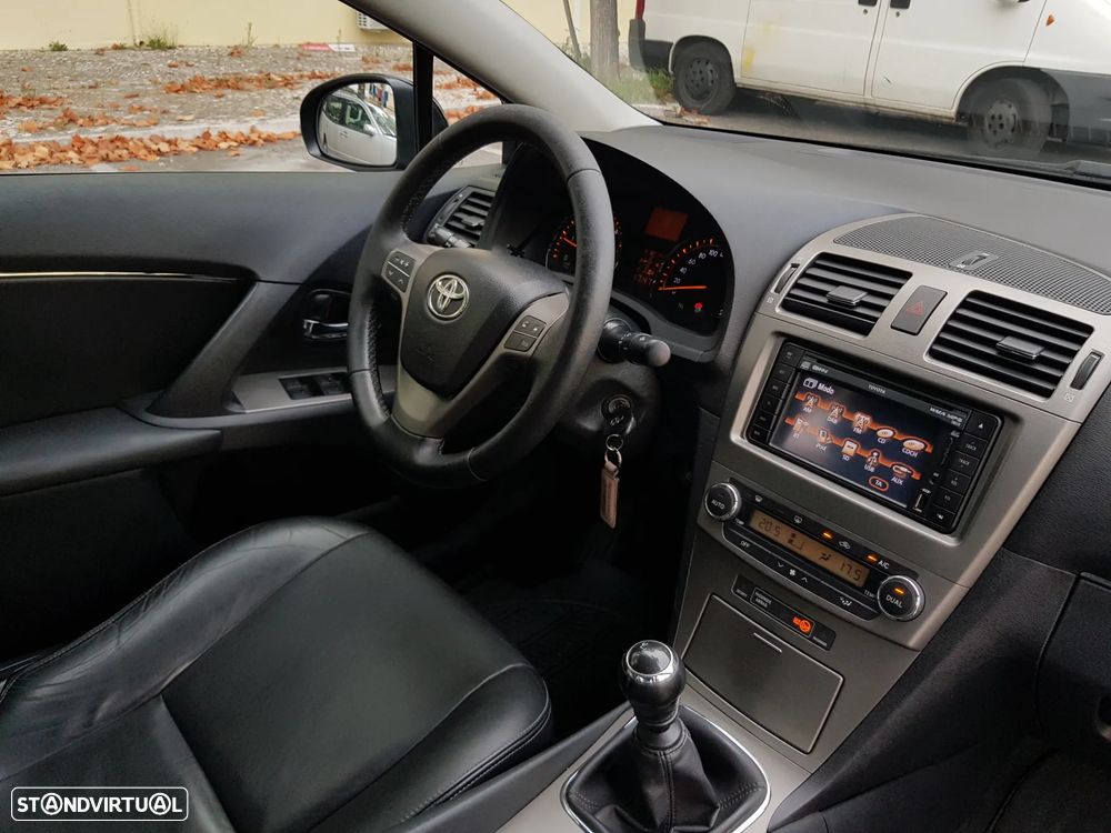 Toyota Avensis SD 2.0 D-4D Exclusive +Pele+GPS - 44