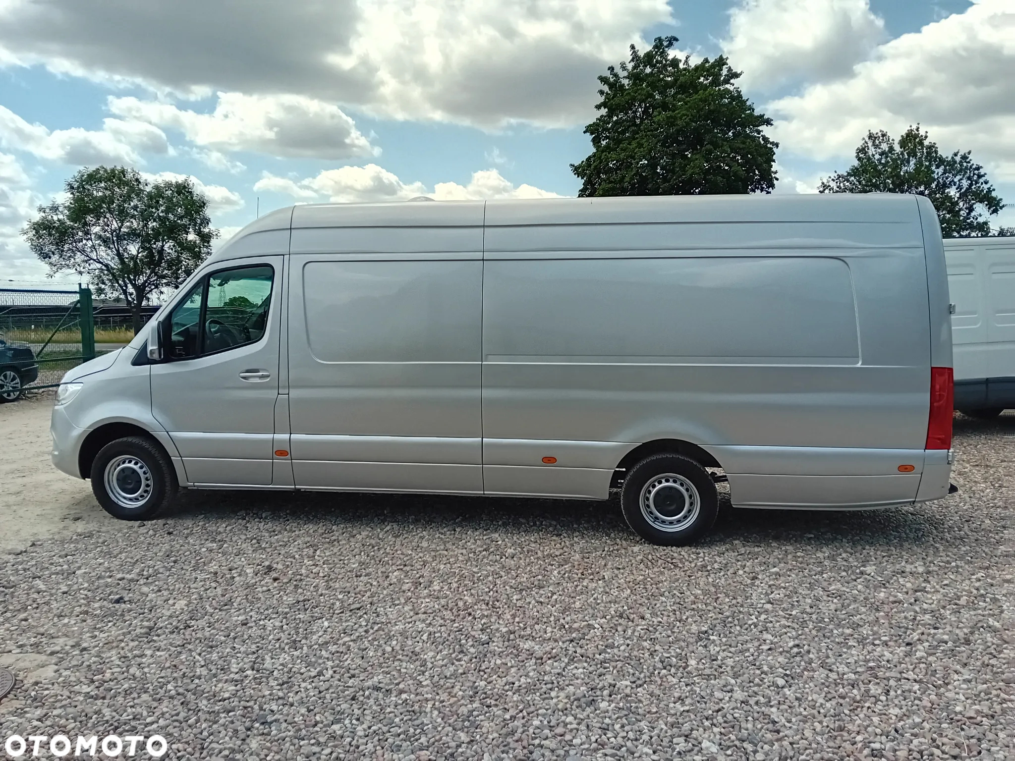 Mercedes-Benz Sprinter - 8