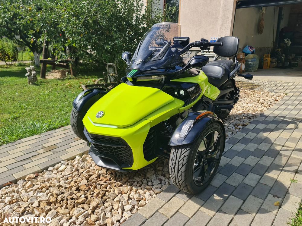 Can-Am Spyder - 9
