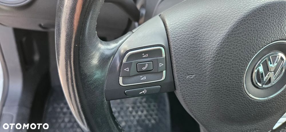 Volkswagen Passat 2.0 TDI Highline - 28