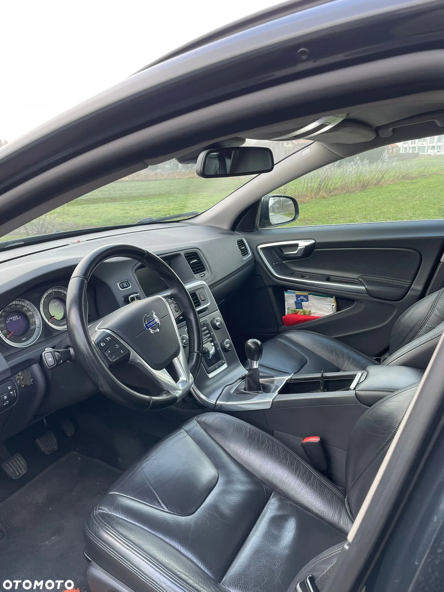 Volvo V60 D2 Momentum - 9
