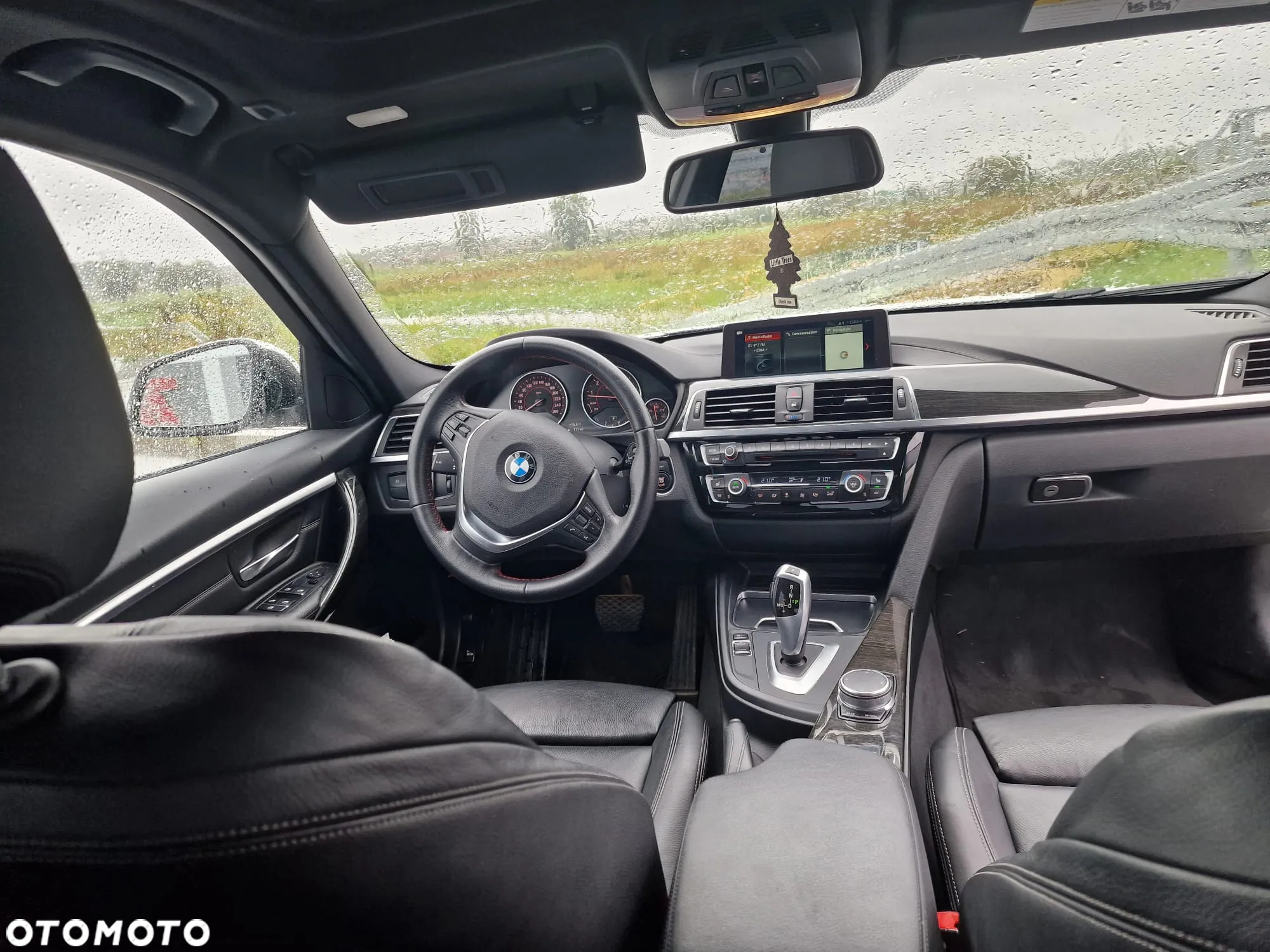 BMW Seria 3 330i - 5