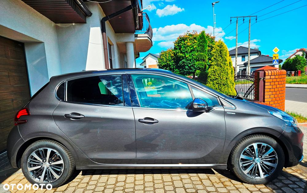 Peugeot 208 1.2 PureTech GPF Allure S&S EAT6 - 8