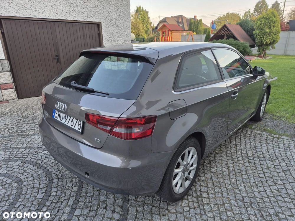 Audi A3 1.6 TDI Attraction - 6