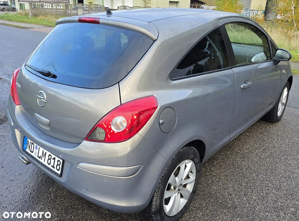 Opel Corsa 1.4 16V Color Edition - 8