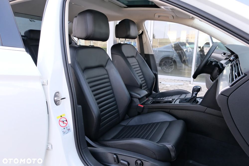 Volkswagen Passat - 35