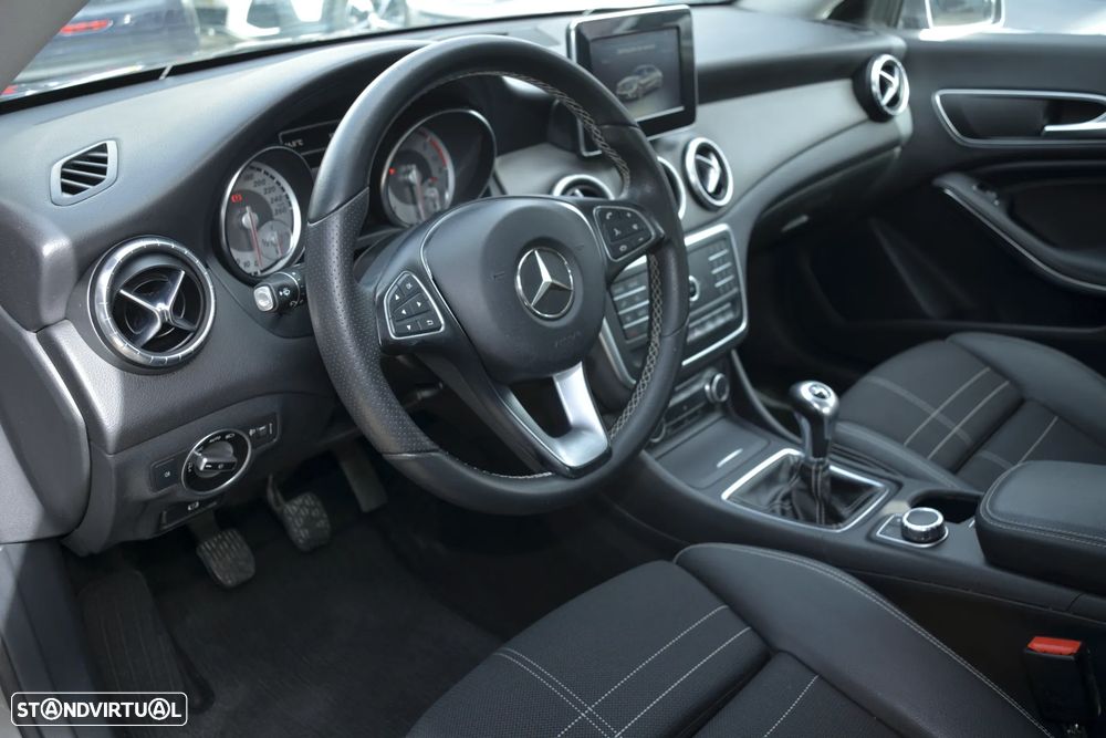 Mercedes-Benz CLA 200 CDI Urban - 16