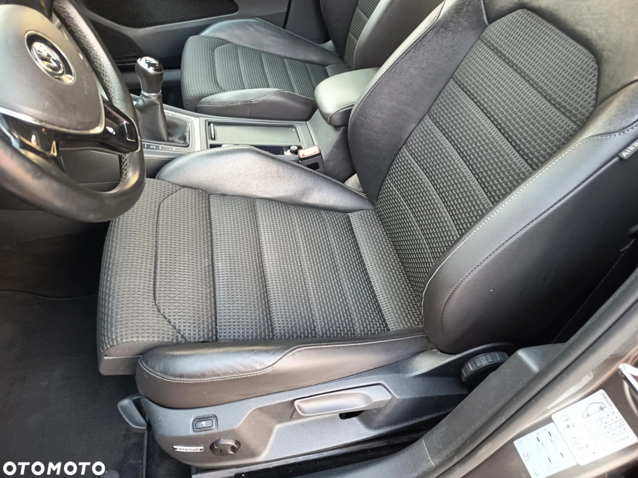 Volkswagen Golf Variant 2.0 TDI (BlueMotion Technology) Highline - 32