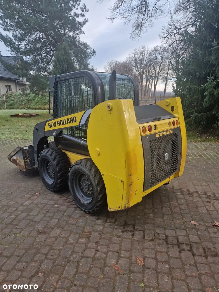 New Holland L216 - 2