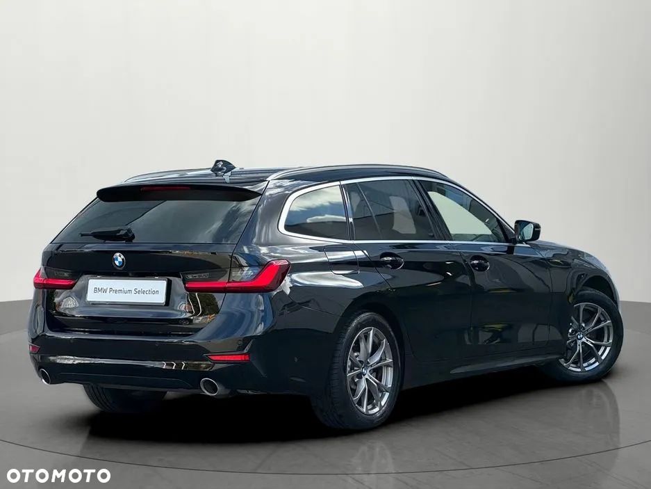 BMW Seria 3 330i xDrive Sport Line - 3