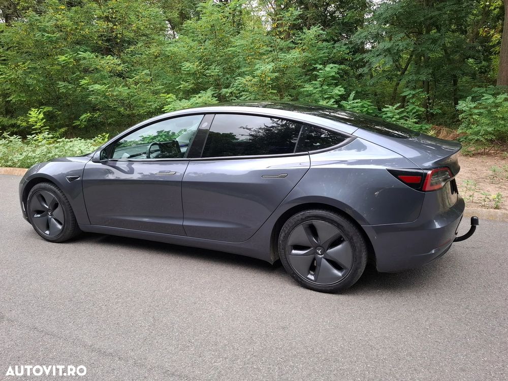 Tesla Model 3 Long Range - 4