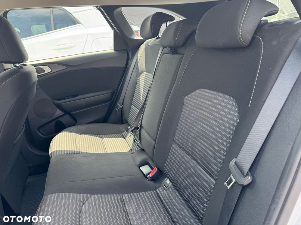 Kia Ceed 1.5 T-GDI M - 20