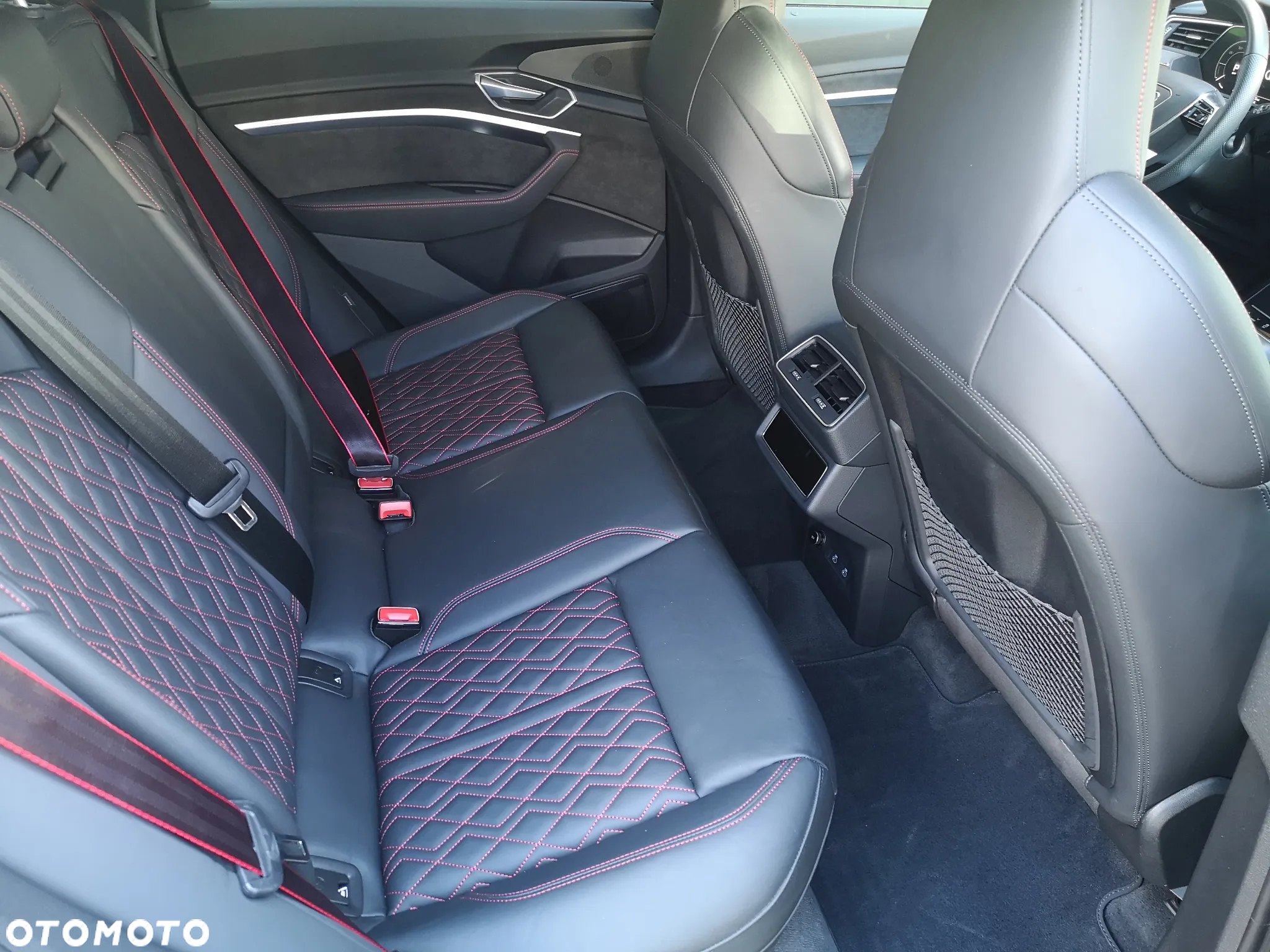 Audi Q8 e-tron 55 quattro advanced - 22