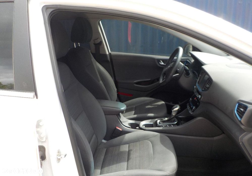 Hyundai IONIQ - 18
