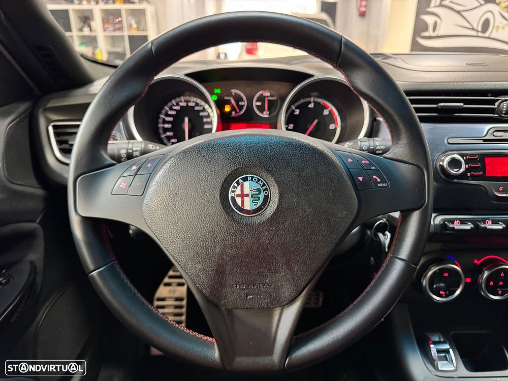 Alfa Romeo Giulietta 1.6 JTDm Veloce - 22