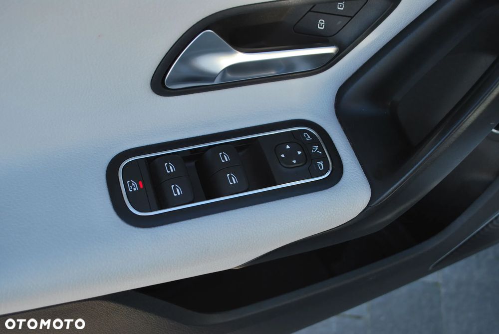Mercedes-Benz Klasa A 200 Progressive 7G-DCT - 11