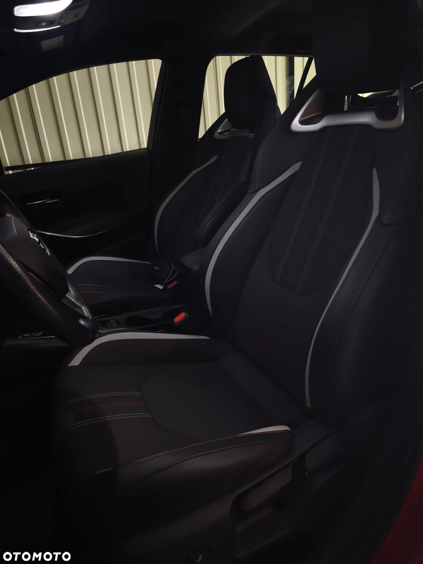 Toyota Corolla 1.8 Hybrid GR Sport Dynamic - 6