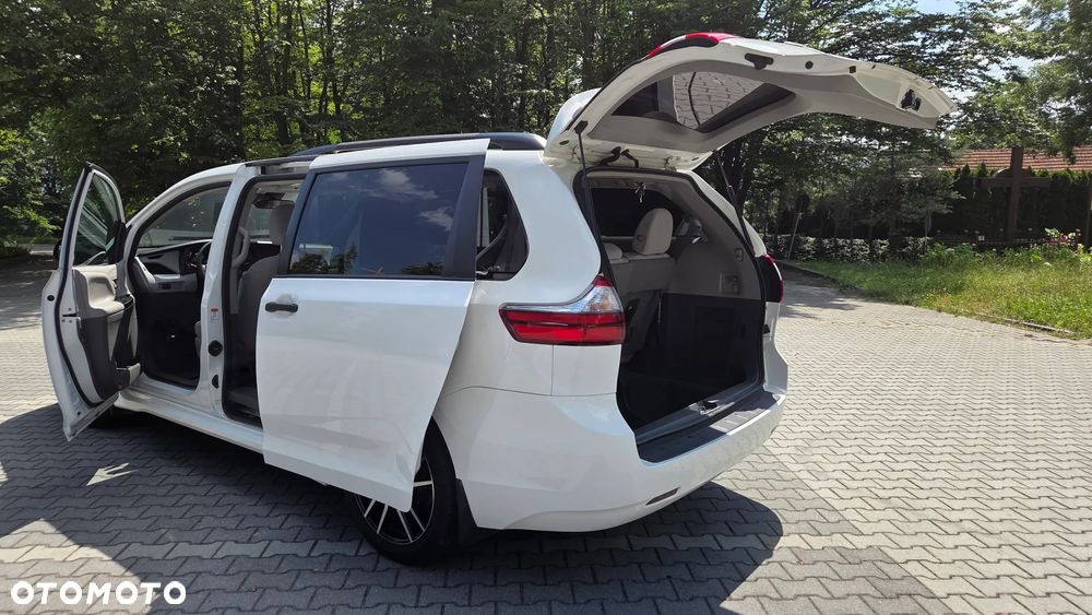 Toyota Sienna - 23