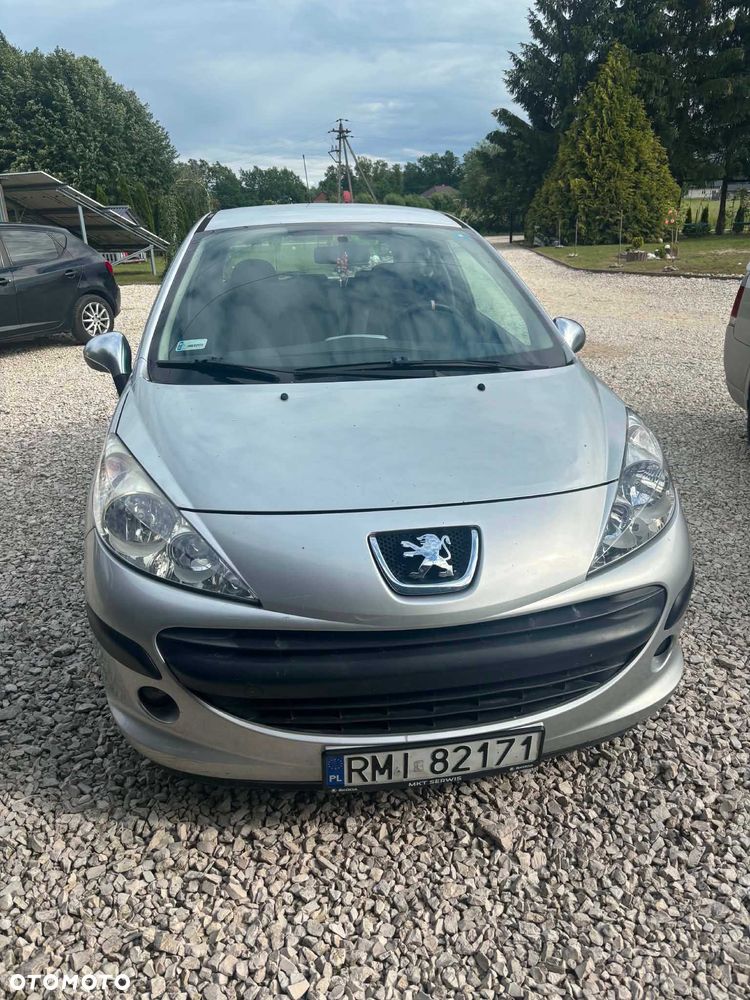 Peugeot 207 - 1