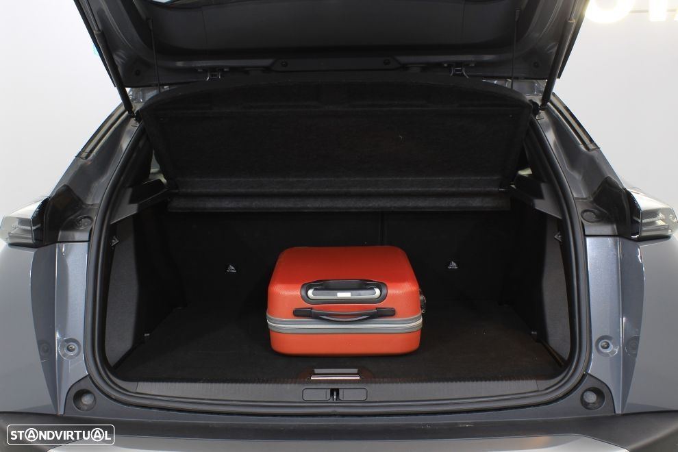 Peugeot 2008 1.2 PureTech Allure EAT8 - 26