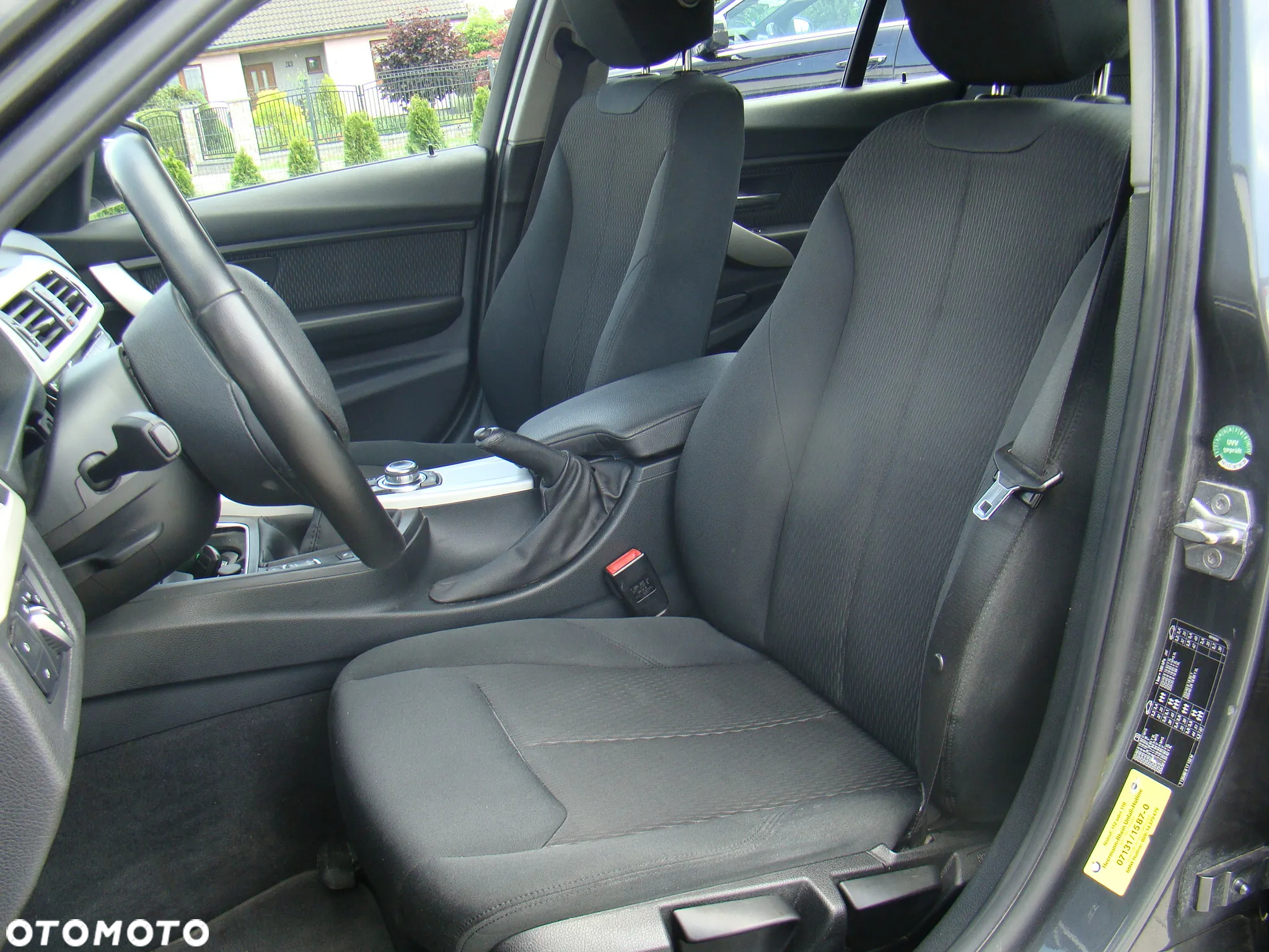 BMW Seria 3 318d Touring Advantage - 24