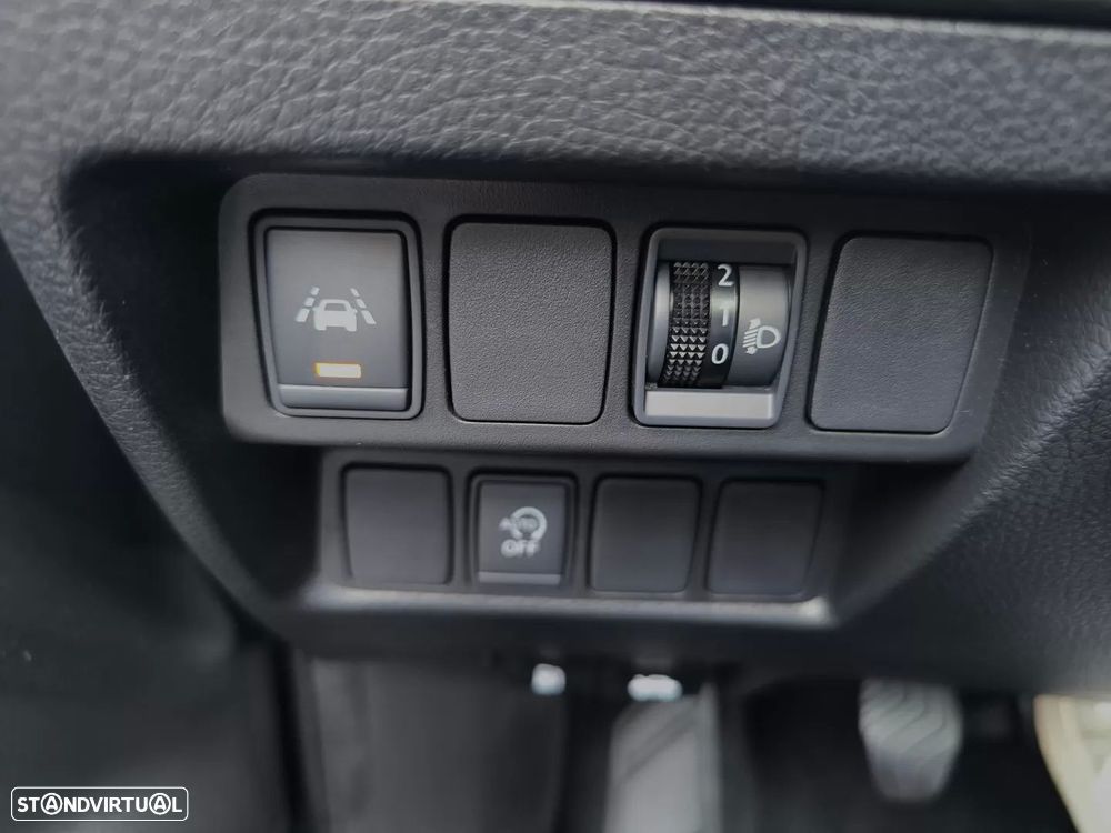 Nissan Qashqai 1.5 dCi N-Connecta J18 - 46