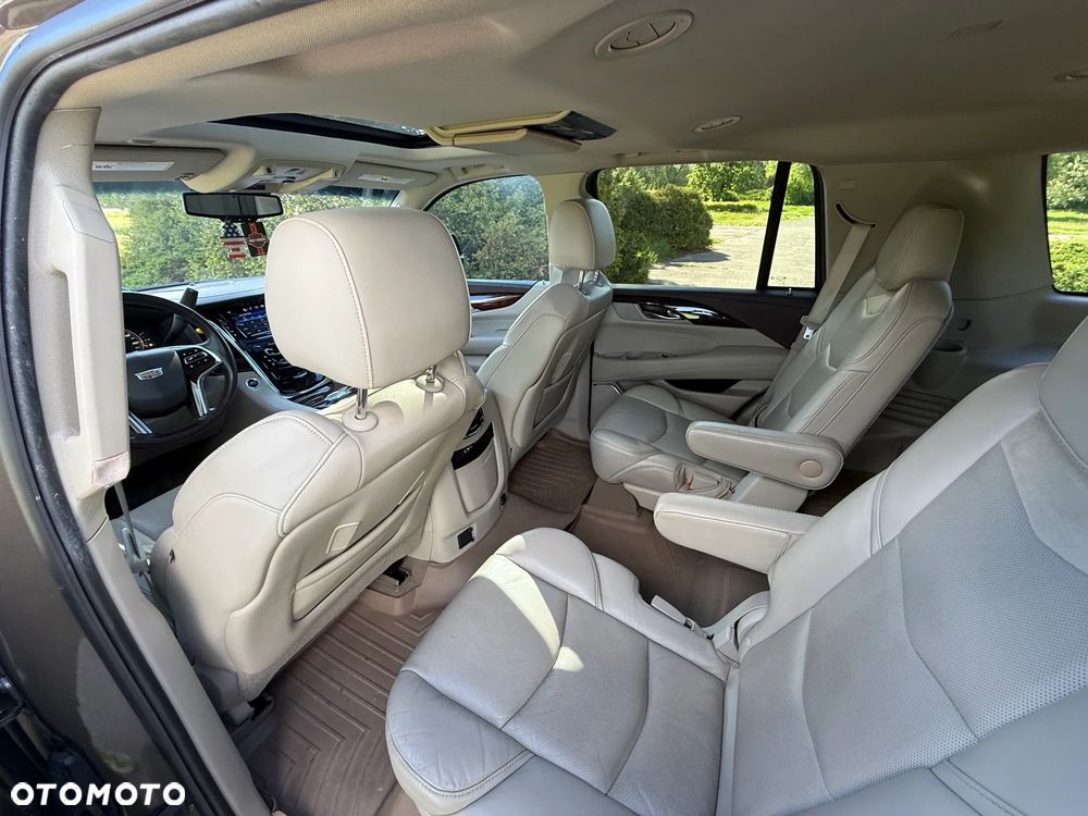 Cadillac Escalade - 8