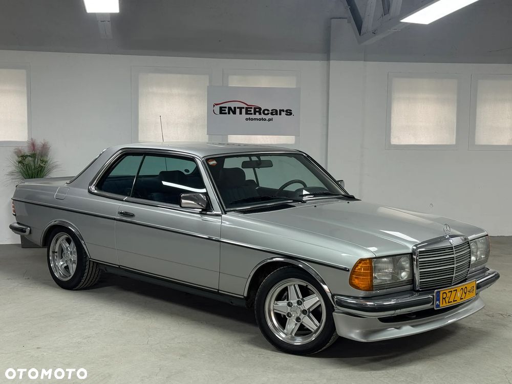 Mercedes-Benz W123 - 2