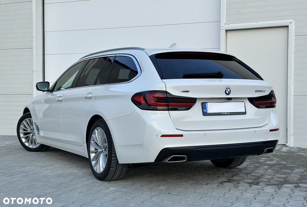 BMW Seria 5 520d xDrive - 11