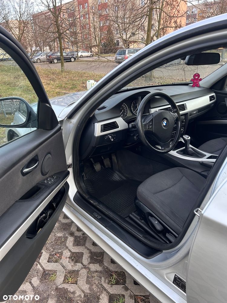 BMW Seria 3 318i - 7