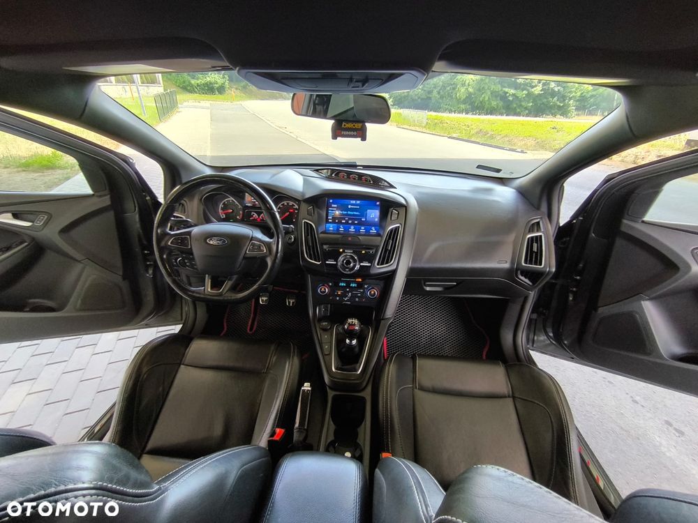 Ford Focus 2.0 EcoBoost ST-2 - 18