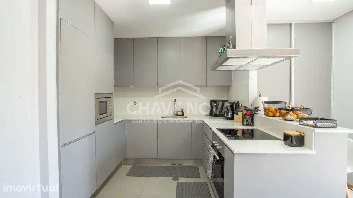 T3 c/ Terraço e Lugar de Garagem em Oliveira do Douro - Grande imagem: 4/39