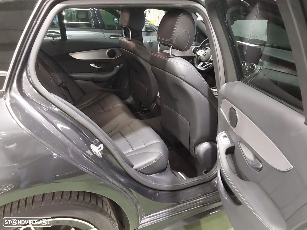 Mercedes-Benz C 300 de AMG Line - 4