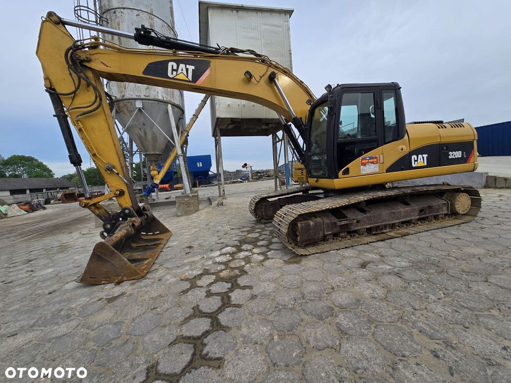 Caterpillar CAT320DL - 2